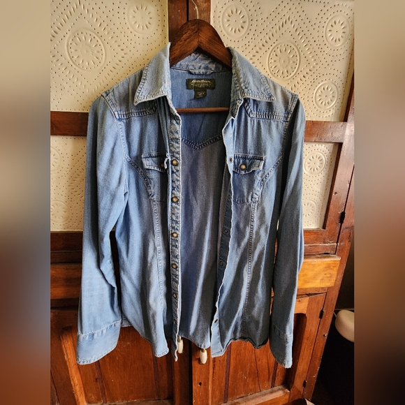 Eddie Bauer Tops - Eddie Bauer Womens Trucker Light Wash Denim Button-Up Shirt Size Medium